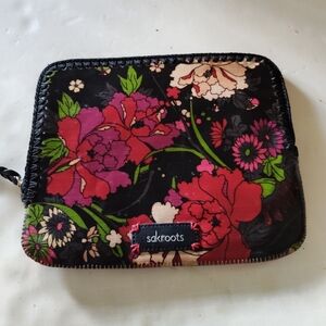 Women's Sakroots clutch makeup bag